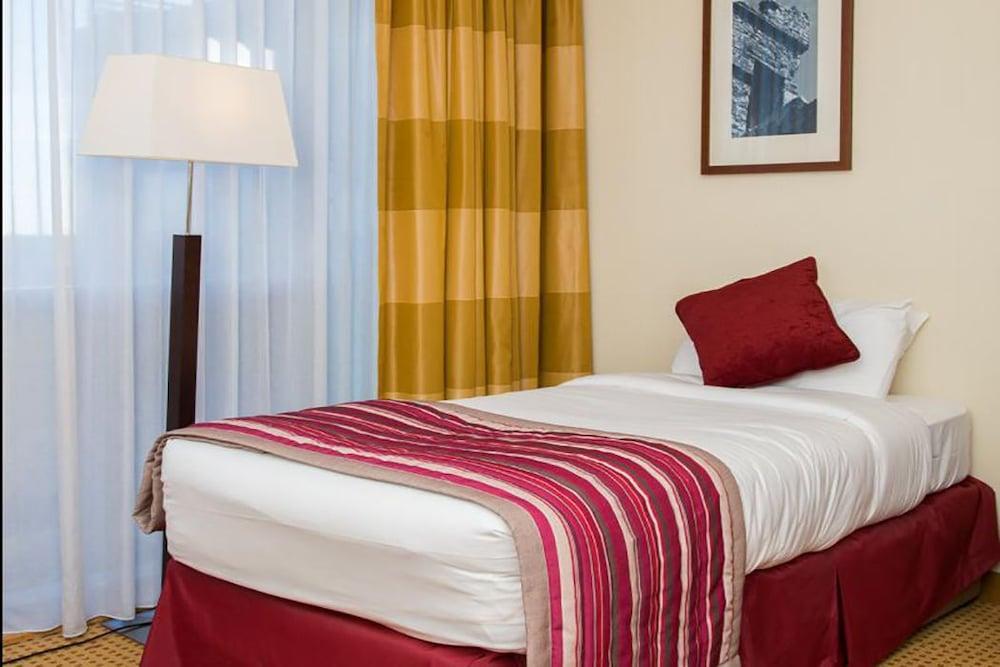 Pillo Hotel & Leisure Club Ashbourne Exteriér fotografie