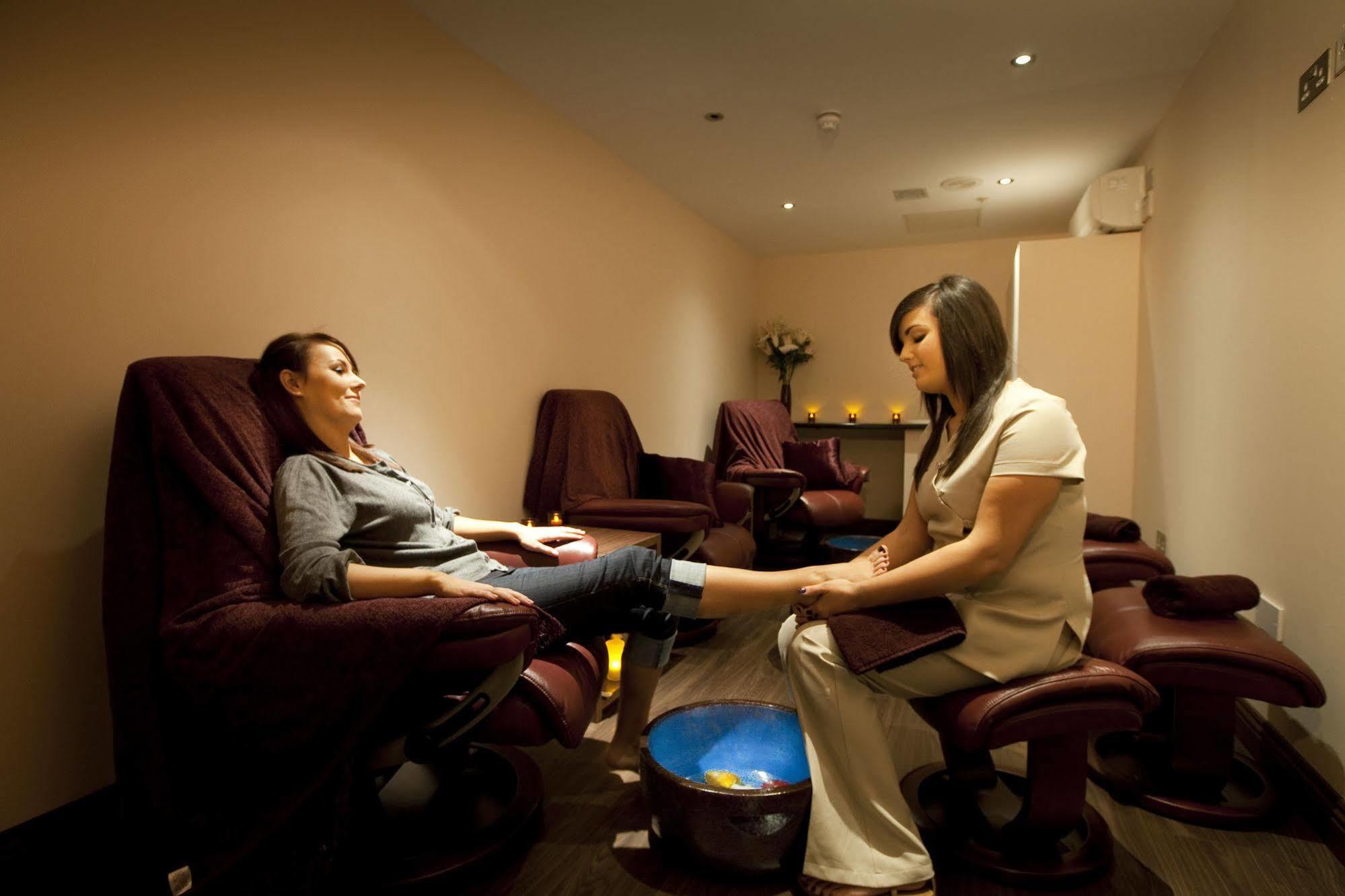 Pillo Hotel & Leisure Club Ashbourne Exteriér fotografie
